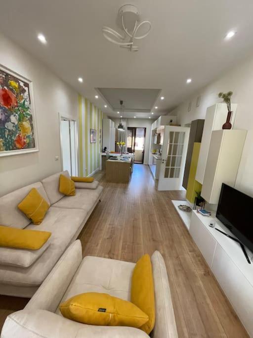 Sun Apartment In The Heart Of Tirana Exteriér fotografie
